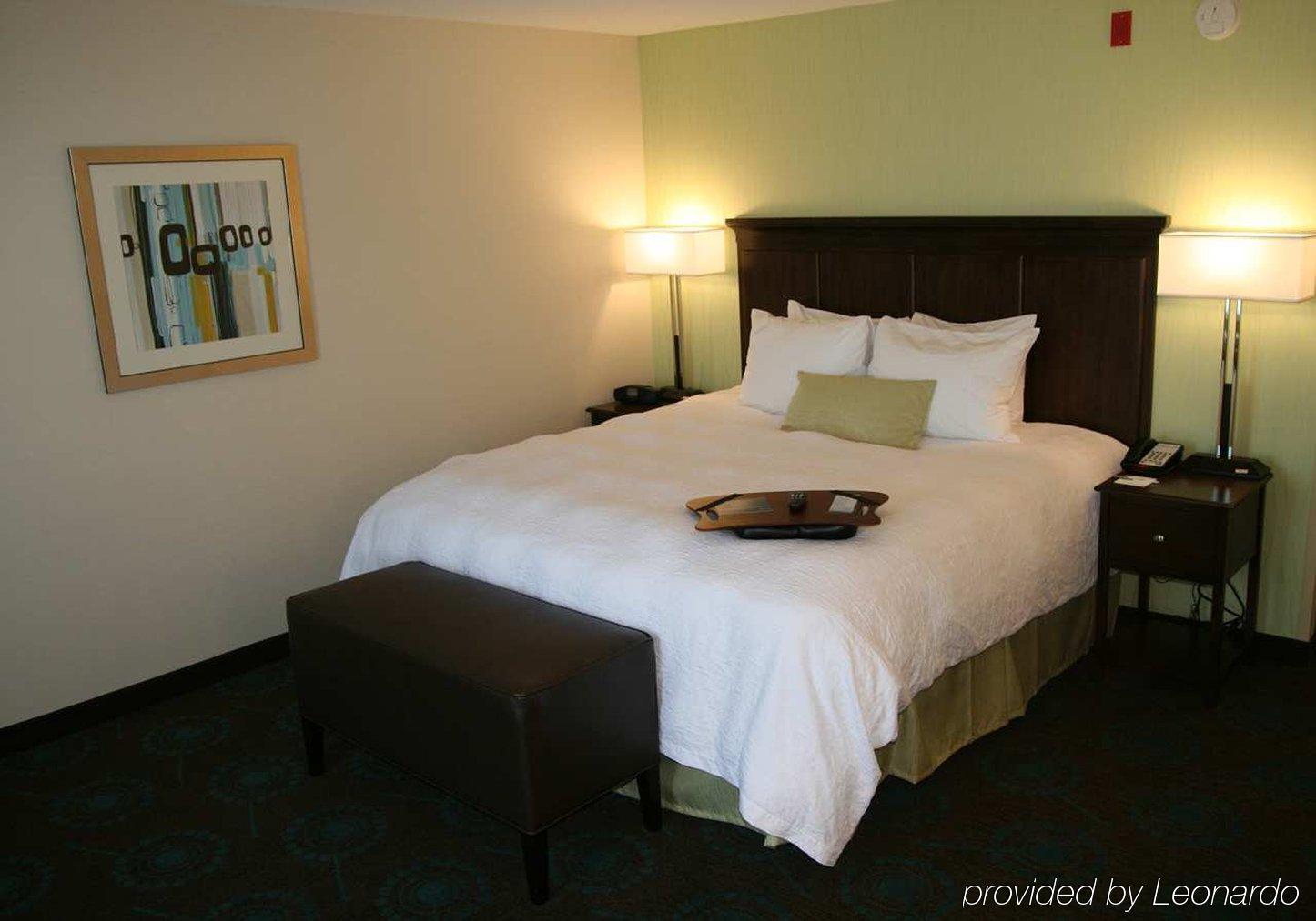 Hampton Inn & Suites Suisun City Waterfront Rum bild