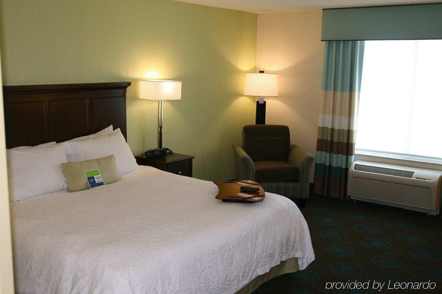 Hampton Inn & Suites Suisun City Waterfront Rum bild